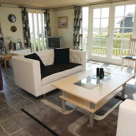 2 Bedroom Lovely Home In Hejls *