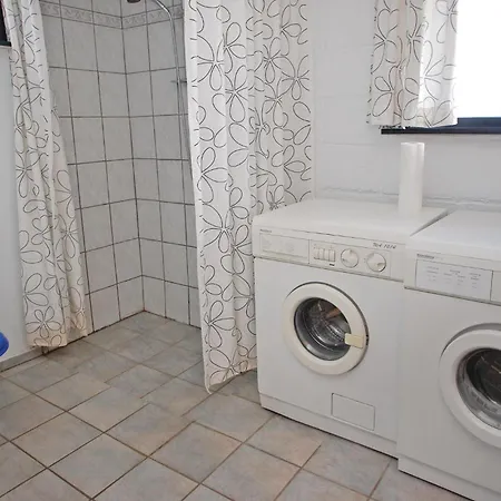 2 Bedroom Lovely Home In Hejls * Hejls