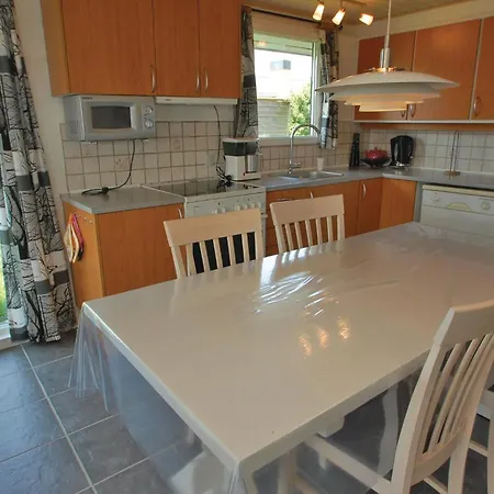 2 Bedroom Lovely Home In Hejls *