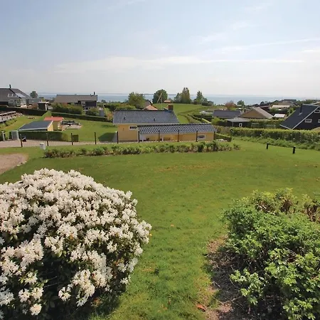 2 Bedroom Lovely Home In Hejls * Hejls